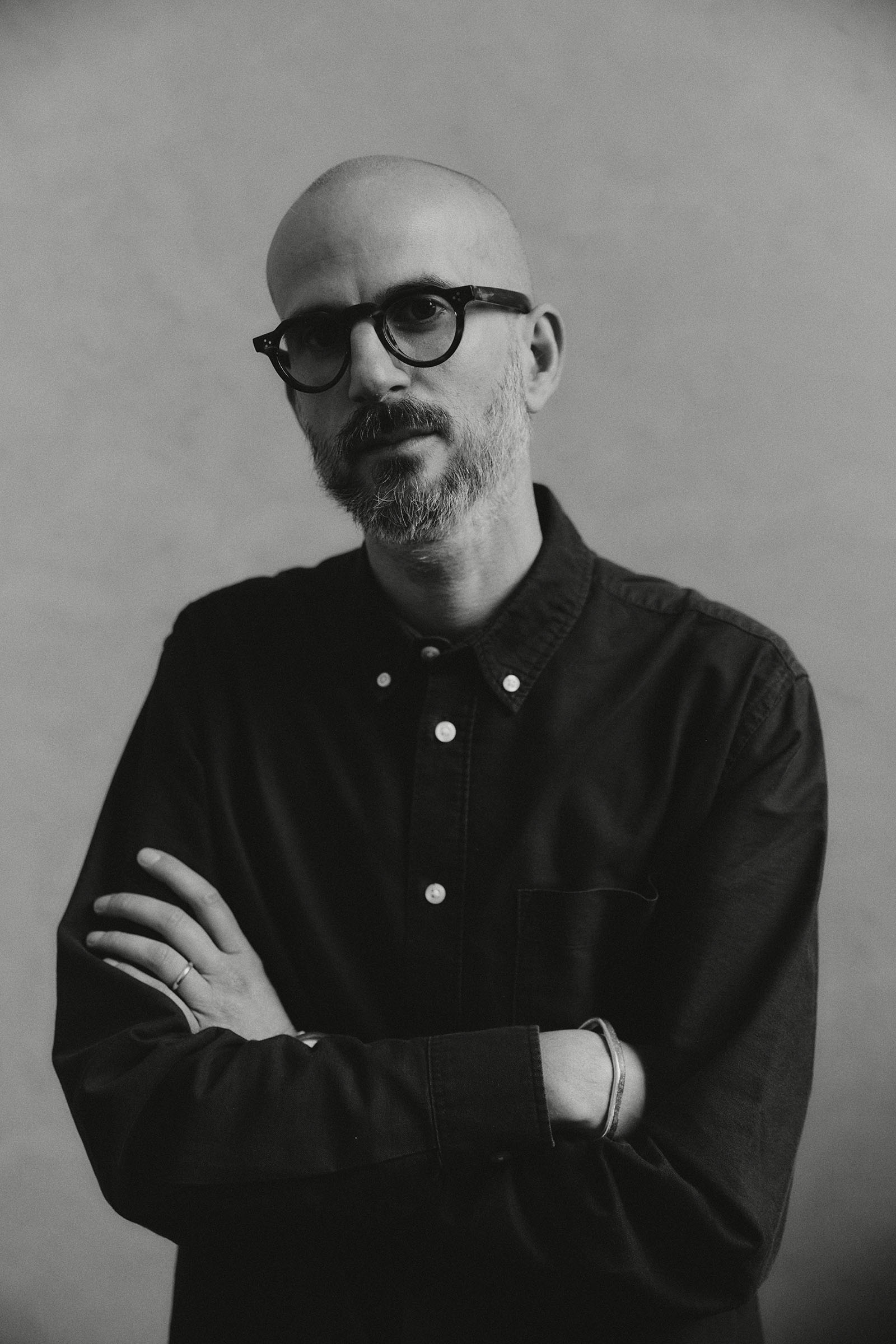 Ritratto dell'architetto Antonello Sportillo in bianco e nero